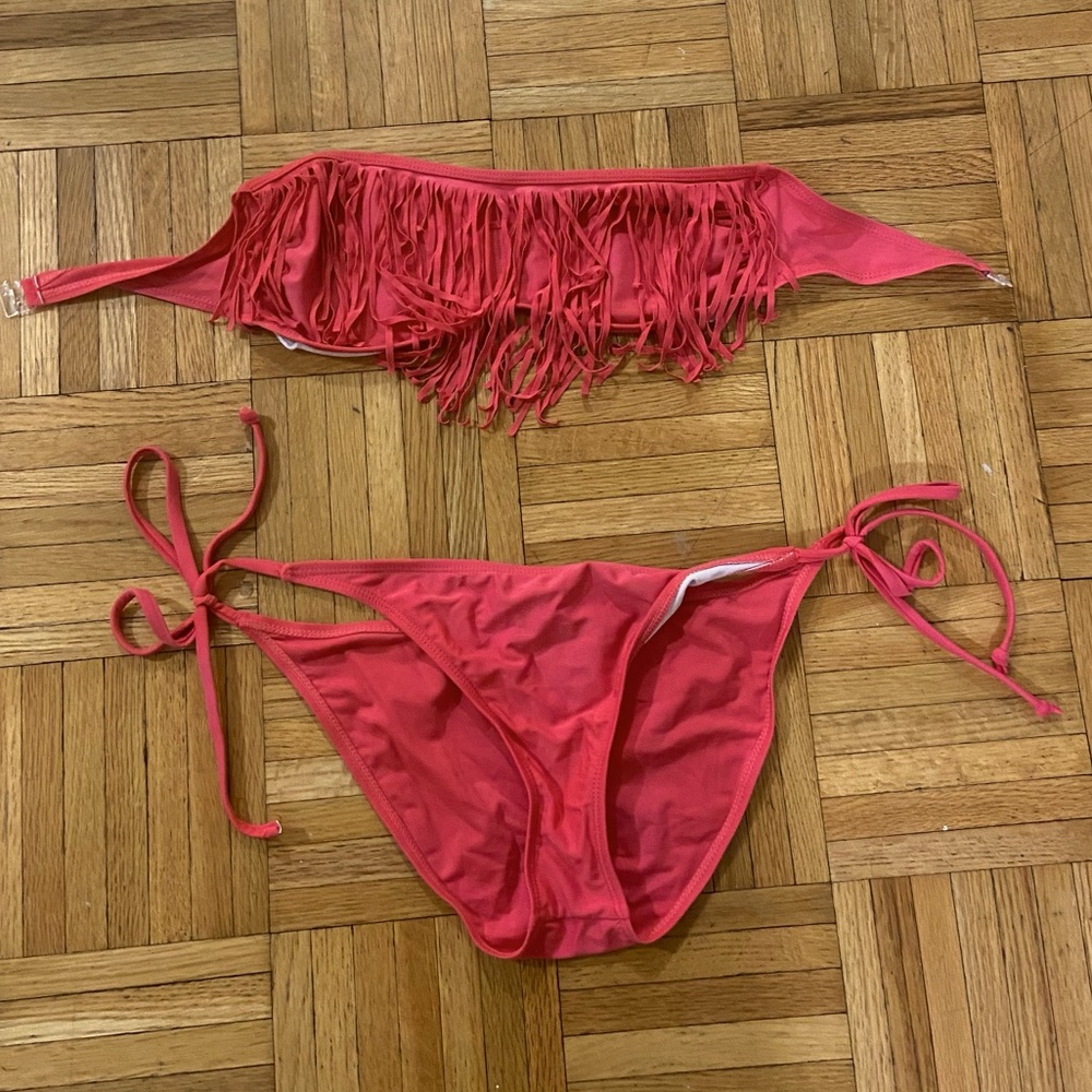 Coral fringe bikini set!